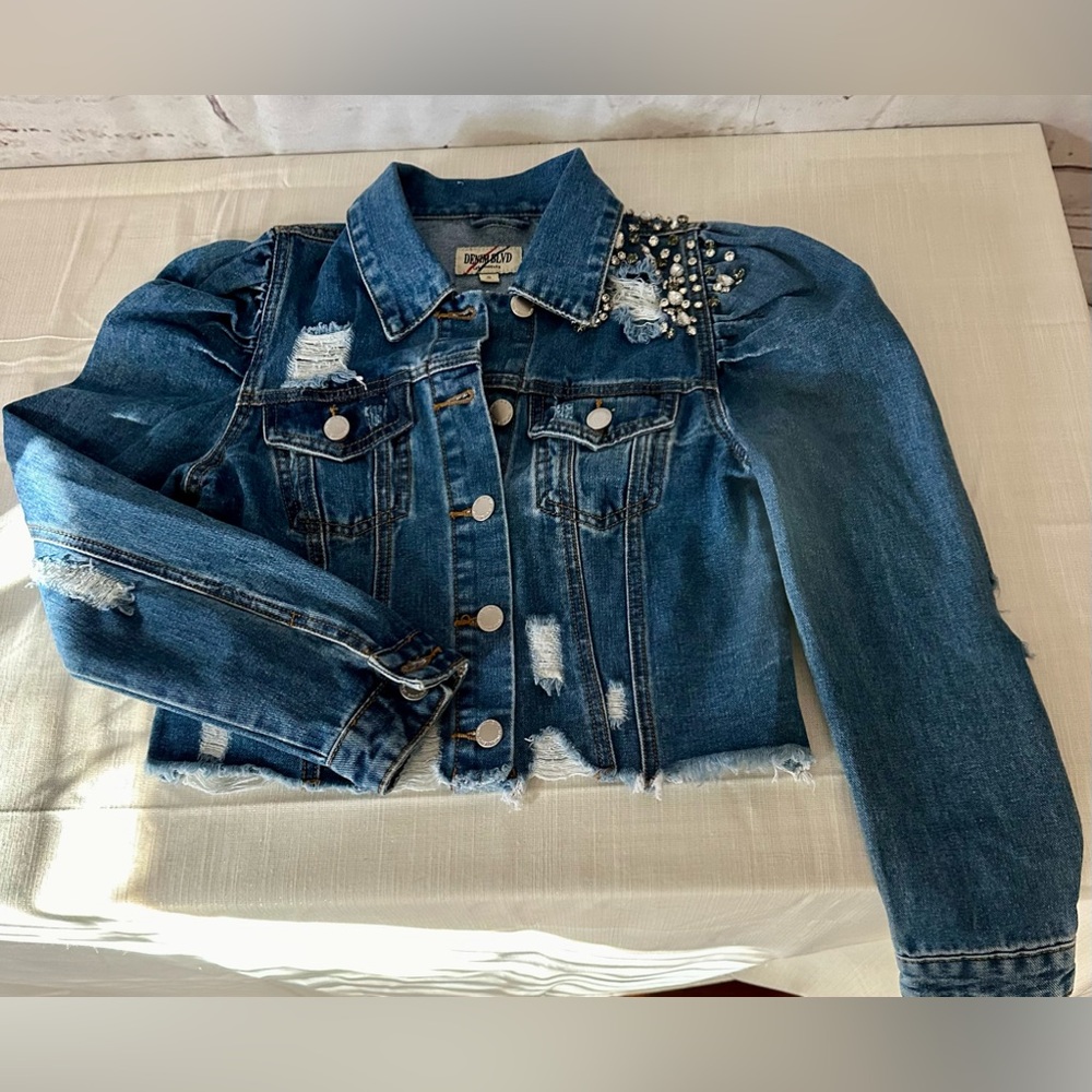 Cropped jean jacket size small